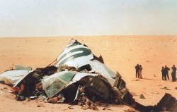L'attentat du DC 10 d'Uta au-dessus du désert du Ténéré par les services secrets lybiens, en septembre 1989. (Source: lefigaro.fr)