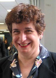 L'intellectuelle féministe Joan Tronto, avec sa théorie du care, inspire le PS de Martine Aubry